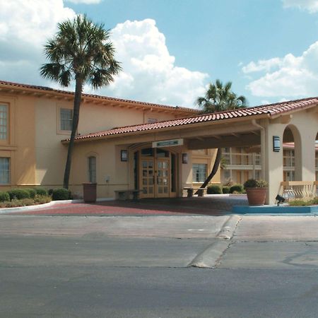 Baymont By Wyndham San Antonio South Park Hotel Bagian luar foto