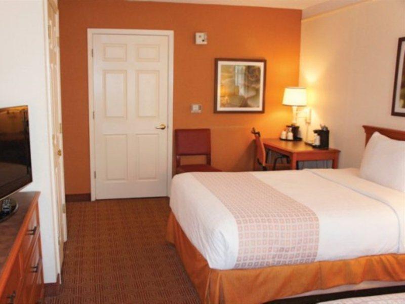 Baymont By Wyndham San Antonio South Park Hotel Bagian luar foto
